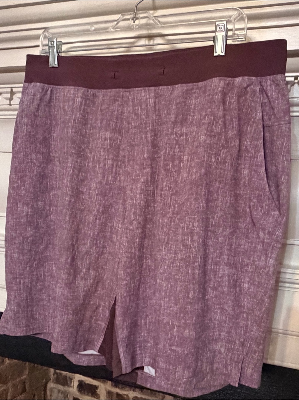 Lululemon Men’s Burgandy Athletic Shorts Sz Extra Large